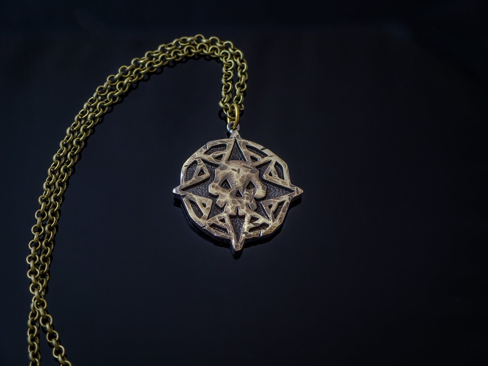Sea of Thieves Vanguard Pendant